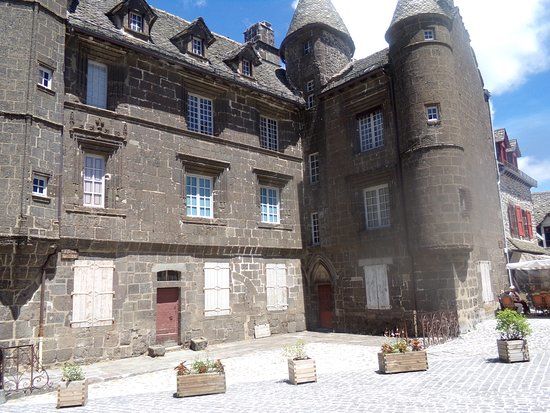 Place Tyssandier d'Escous